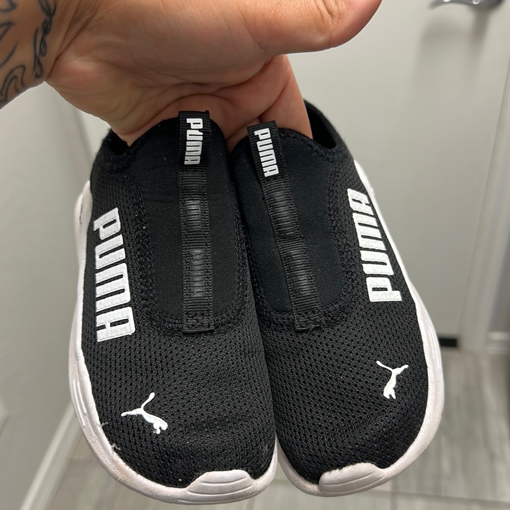 Puma unisex toddler size 10